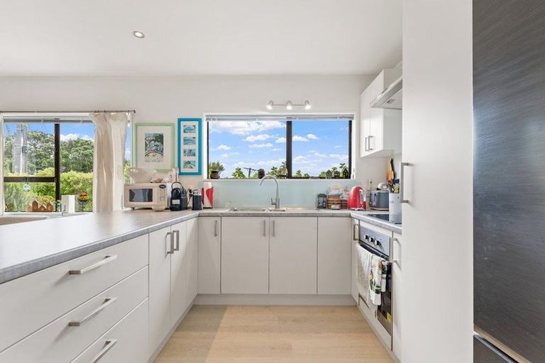 Photo of property in 38 Scott Road, Stanmore Bay, Whangaparaoa, 0932