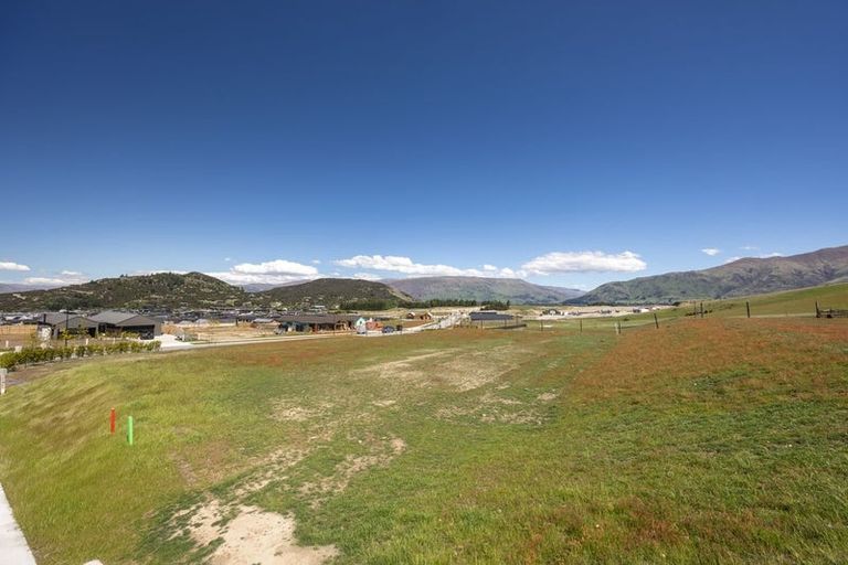 Photo of property in 3 Lauderdale Lane, Wanaka, 9305