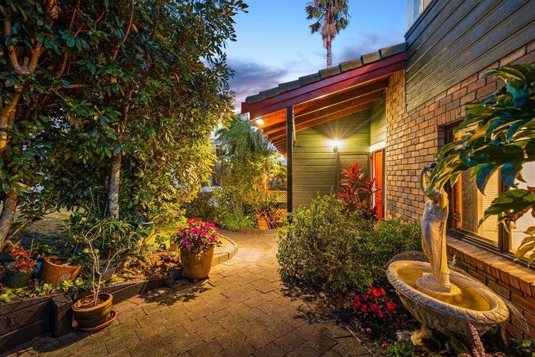 Photo of property in 181 Luckens Road, West Harbour, Auckland, 0618