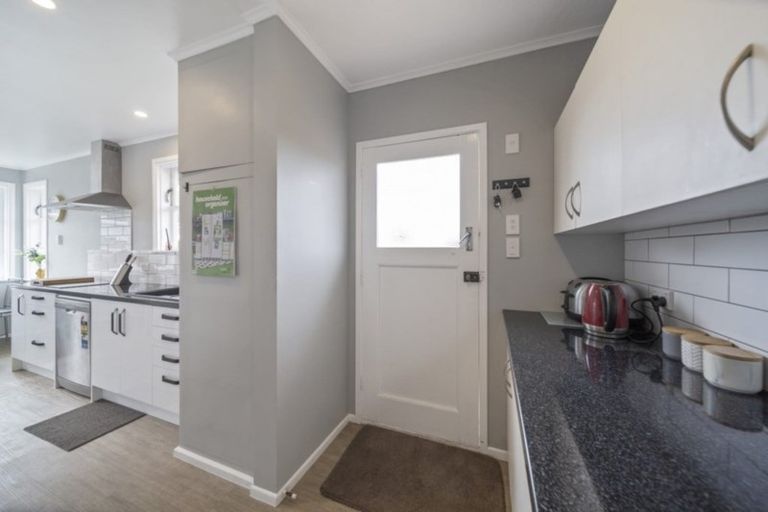 Photo of property in 10 Essex Street, Stratford, 4332