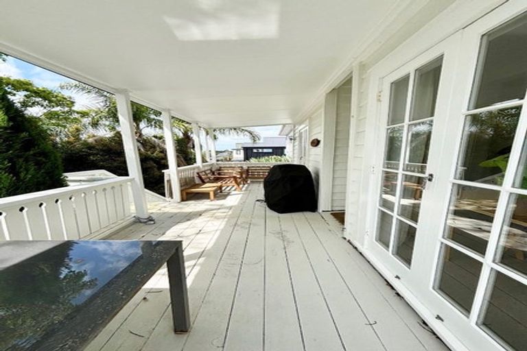 Photo of property in 1/16 Corunna Road, Milford, Auckland, 0620