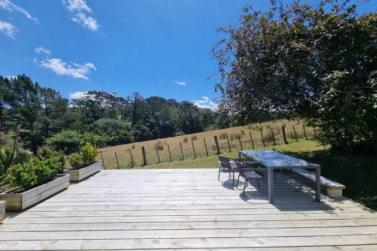 Photo of property in 17 Edwards Avenue, Henderson, Auckland, 0610