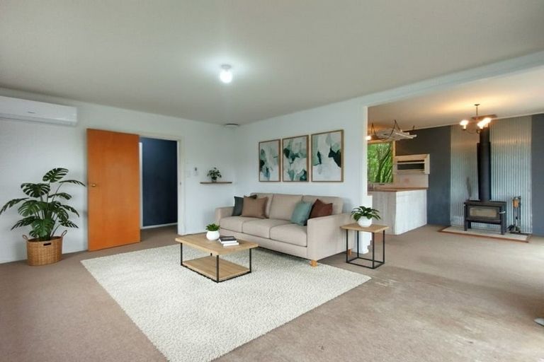 Photo of property in 32 Castle Crescent, Stokes Valley, Lower Hutt, 5019