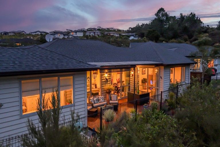 Photo of property in 8 Pheasant Close, Stanmore Bay, Whangaparaoa, 0932