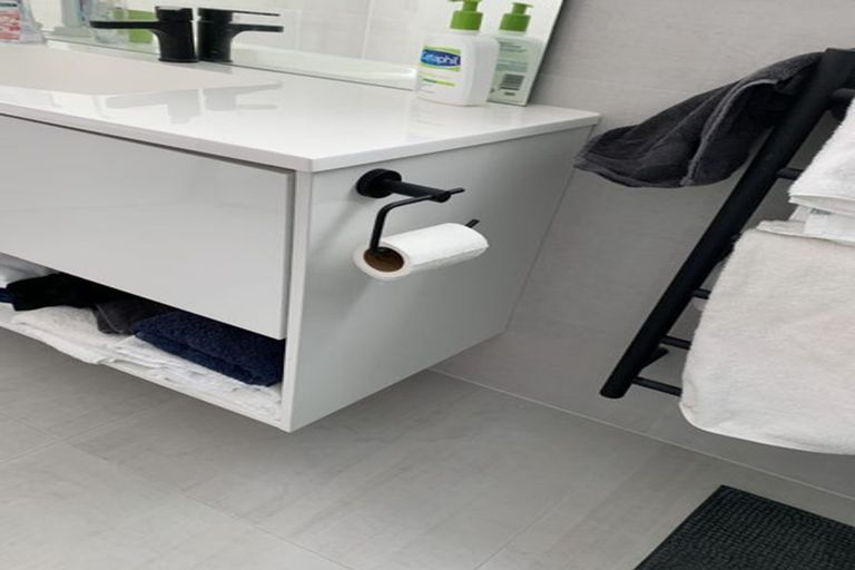 Photo of property in 2d Castleton Street, Birkdale, Auckland, 0626