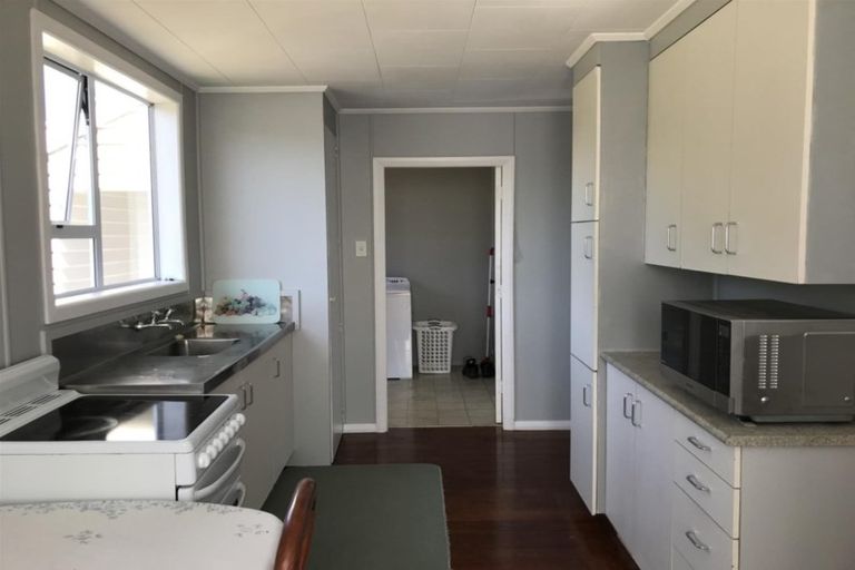 Photo of property in 9 Page Street, Stratford, 4332