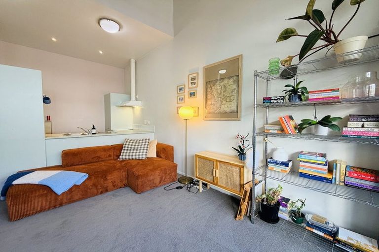 Photo of property in Metro Apartments, 7/220 Thorndon Quay, Pipitea, Wellington, 6011
