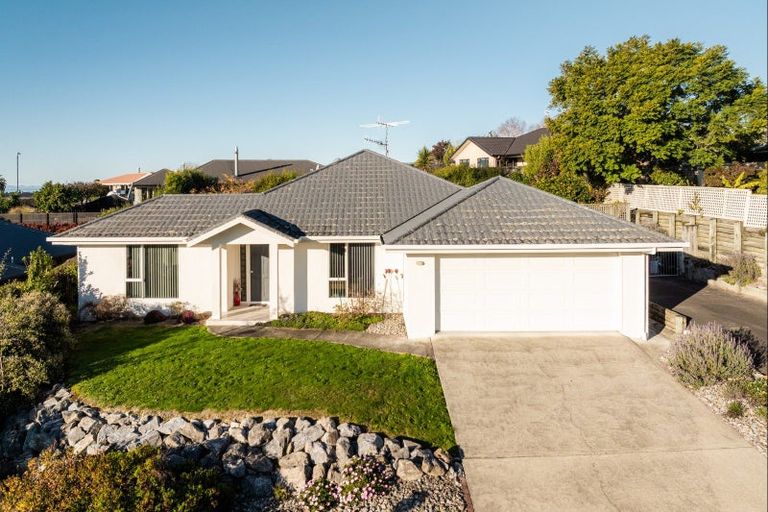 Photo of property in 18 Lionel Place, Mapua, 7005