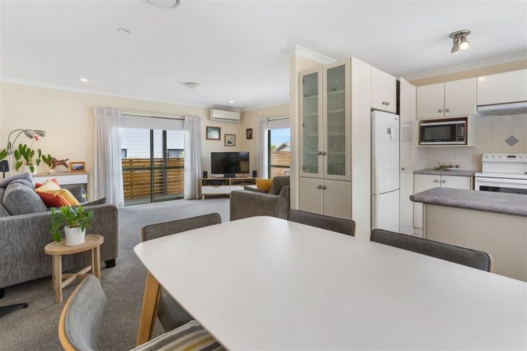 Photo of property in 3 Glenhaven Place, Te Atatu Peninsula, Auckland, 0610