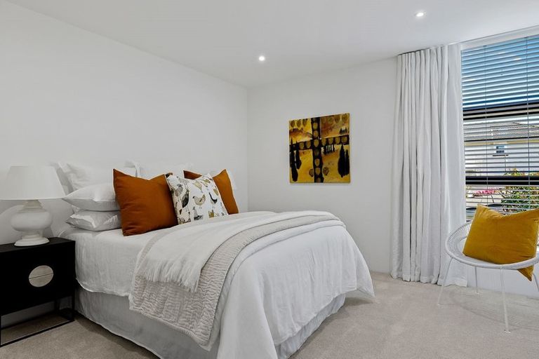 Photo of property in 116 Aikmans Road, Merivale, Christchurch, 8014