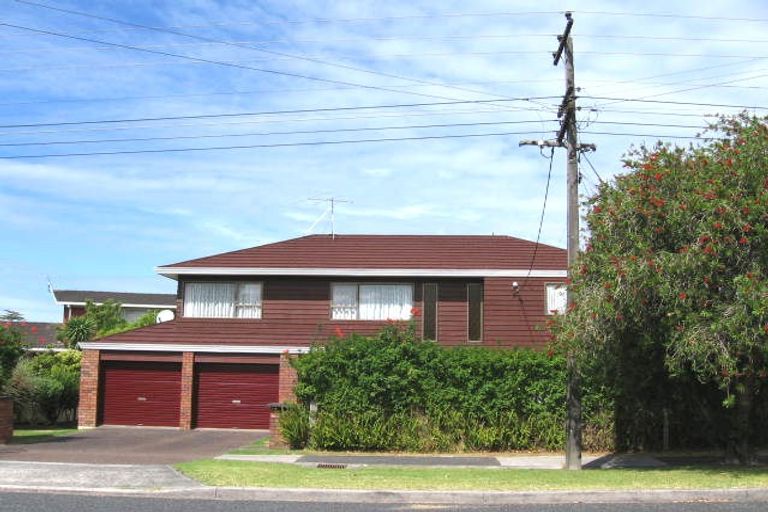 Photo of property in 2/25 Toroa Street, Torbay, Auckland, 0630