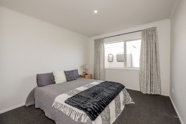 Photo of property in 88 Pohutukawa Drive, Levin, 5571