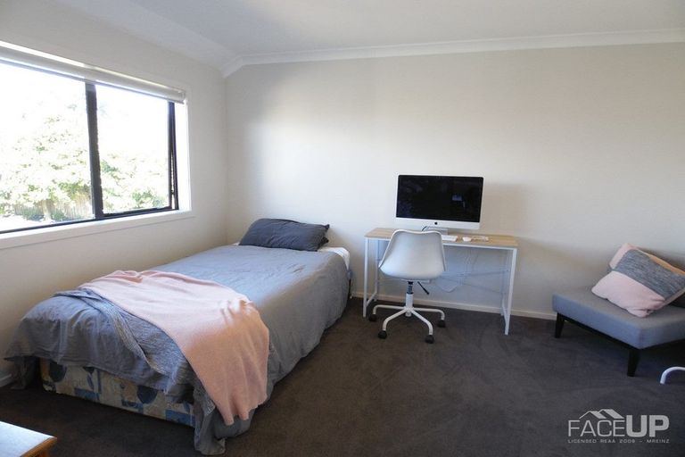 Photo of property in 7 Landmark Drive, Te Atatu Peninsula, Auckland, 0610