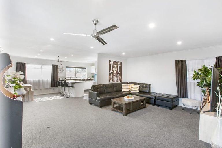 Photo of property in 4 Katrina Place, Massey, Auckland, 0614