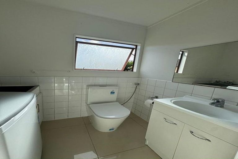 Photo of property in 109 Seymour Road, Sunnyvale, Auckland, 0612