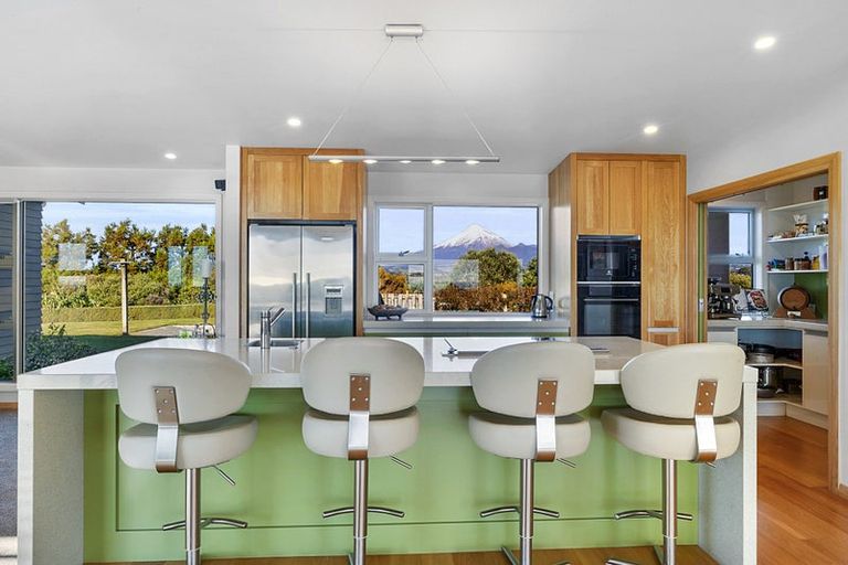 Photo of property in 62 Atkinson Road, Hurworth, New Plymouth, 4371