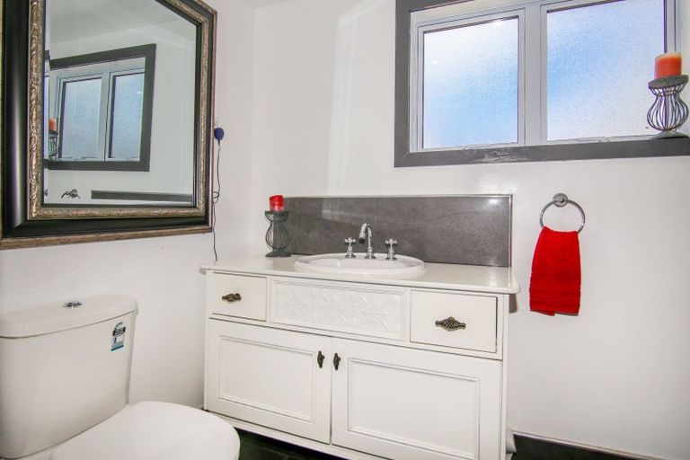 Photo of property in 95 Domett Street, Westport, 7825