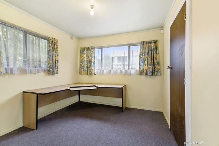 Photo of property in 21 Helston Road, Johnsonville, Wellington, 6037