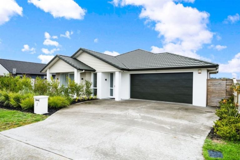 Photo of property in 7 Grove Way, Riverhead, 0820