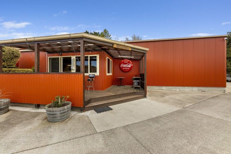 Photo of property in 100 Wingatui Road, Mosgiel, 9024