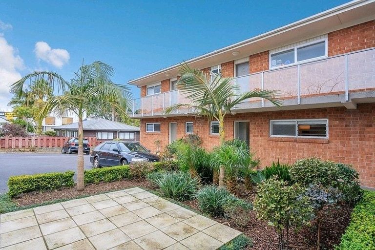 Photo of property in 17/83 Lake Road, Devonport, Auckland, 0622