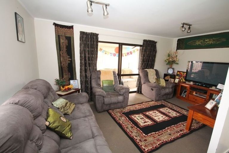 Photo of property in 2/9 Porchester Road, Papakura, 2110