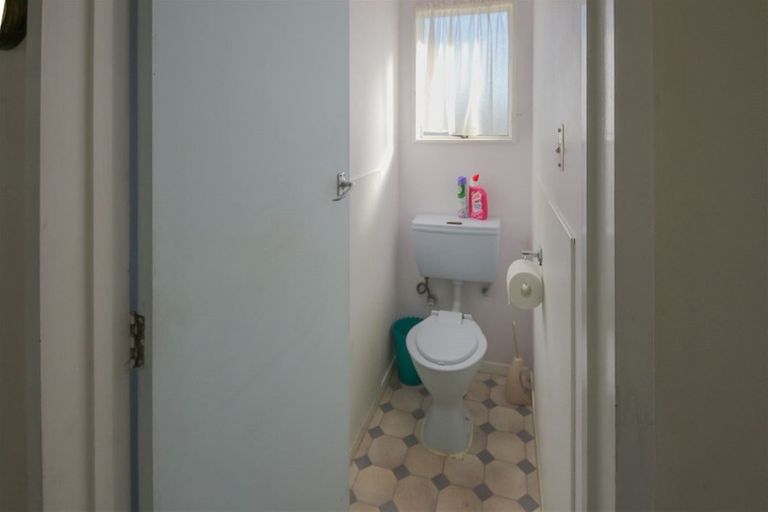 Photo of property in 18 Grenville Street, Levin, 5510
