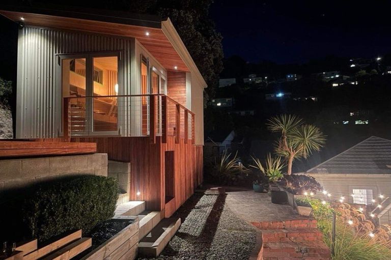 Photo of property in 118 Sutherland Road, Melrose, Wellington, 6023