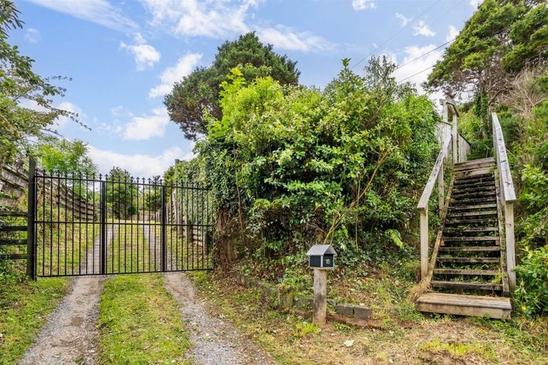 Photo of property in 15 Gawler Grove, Wainuiomata, Lower Hutt, 5014