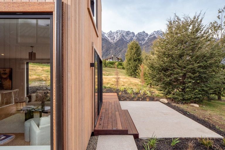 Photo of property in 13 Soudley Court, Jacks Point, Queenstown, 9371