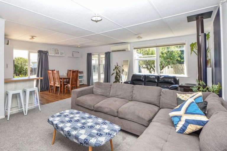 Photo of property in 10 Fairbrother Street, Carterton, 5713