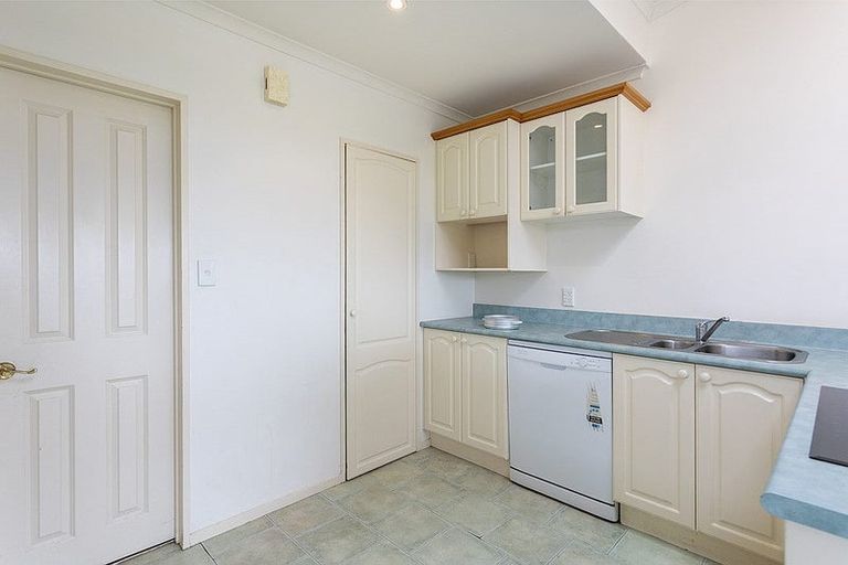 Photo of property in 17 Sea Vista Avenue, Beach Haven, Auckland, 0626