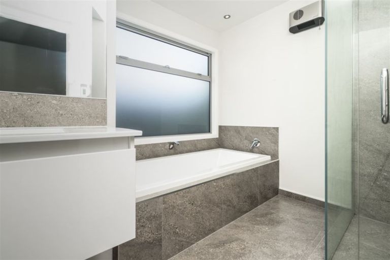 Photo of property in 9 Crown Close, Prebbleton, 7604