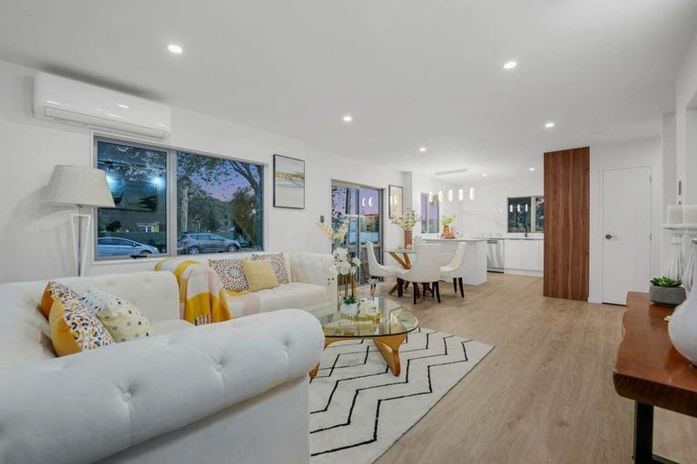 Photo of property in 19a Huia Road, Papatoetoe, Auckland, 2025