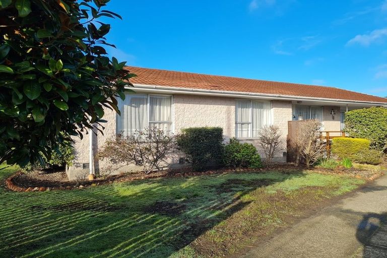Photo of property in 18 Medina Crescent, Parklands, Christchurch, 8083
