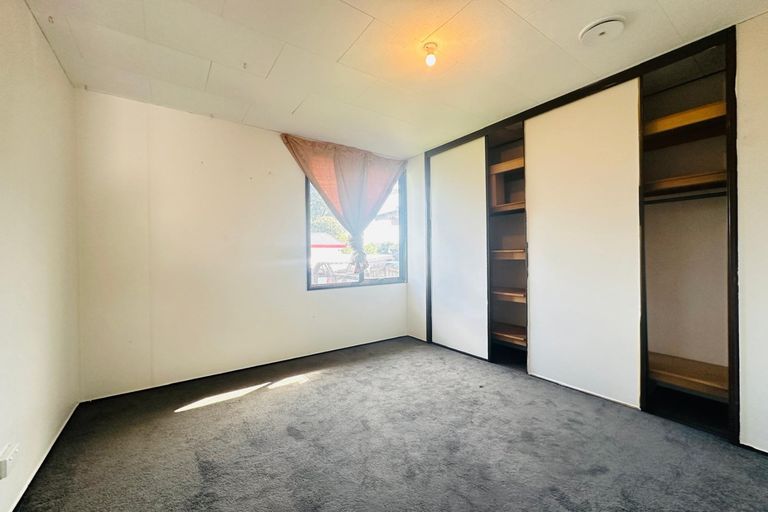 Photo of property in 24 Starforth Place, Henderson, Auckland, 0612