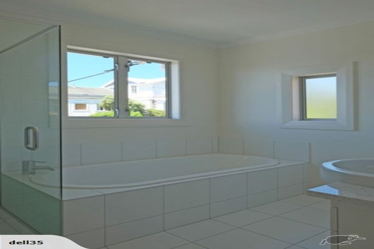 Photo of property in 100 Bolton Street, Kelburn, Wellington, 6012