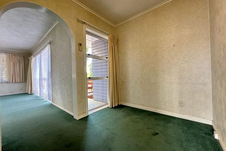 Photo of property in 10 Choice Avenue, Henderson, Auckland, 0612