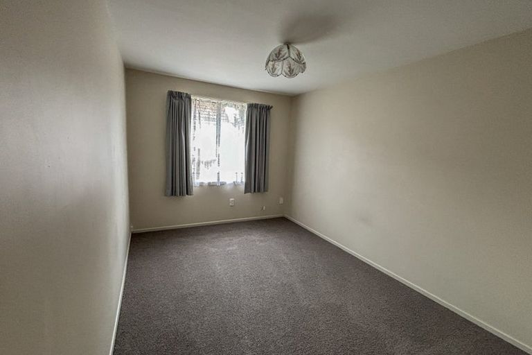 Photo of property in 42 Chipping Lane, Redwood, Christchurch, 8051