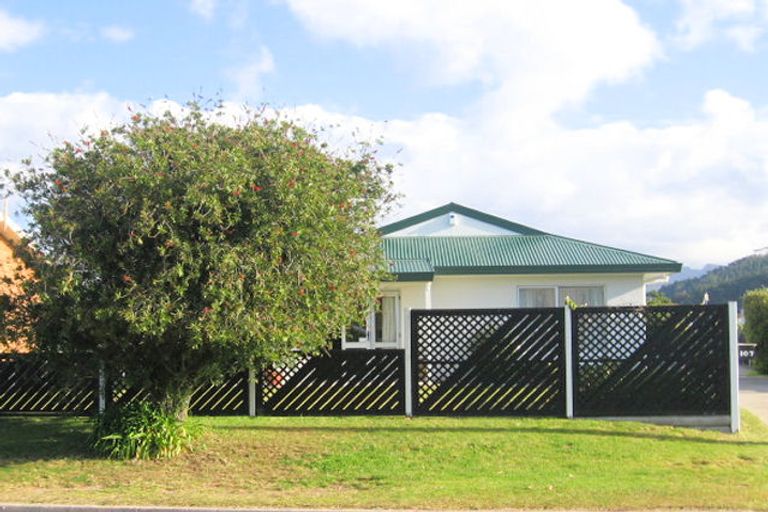 Photo of property in 107 Hetherington Road, Whangamata, 3620