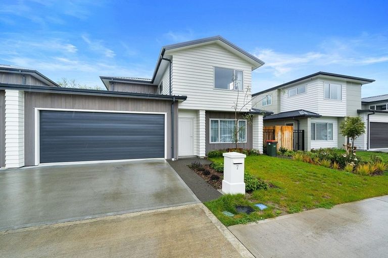 Photo of property in 7 Grovedale Square, Wainuiomata, Lower Hutt, 5014