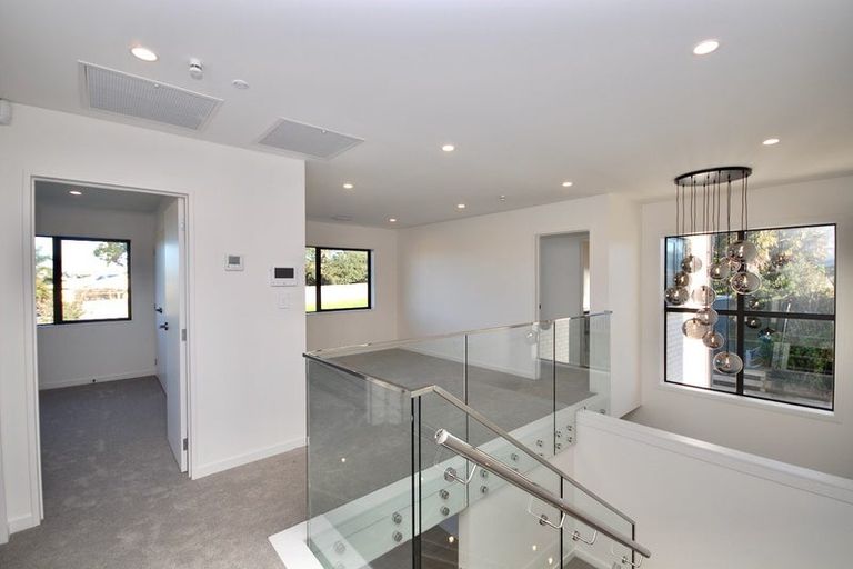 Photo of property in 9c Arran Road, Browns Bay, Auckland, 0630