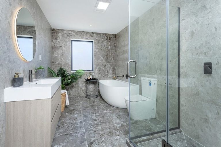 Photo of property in 24b Scarlock Avenue, Browns Bay, Auckland, 0630