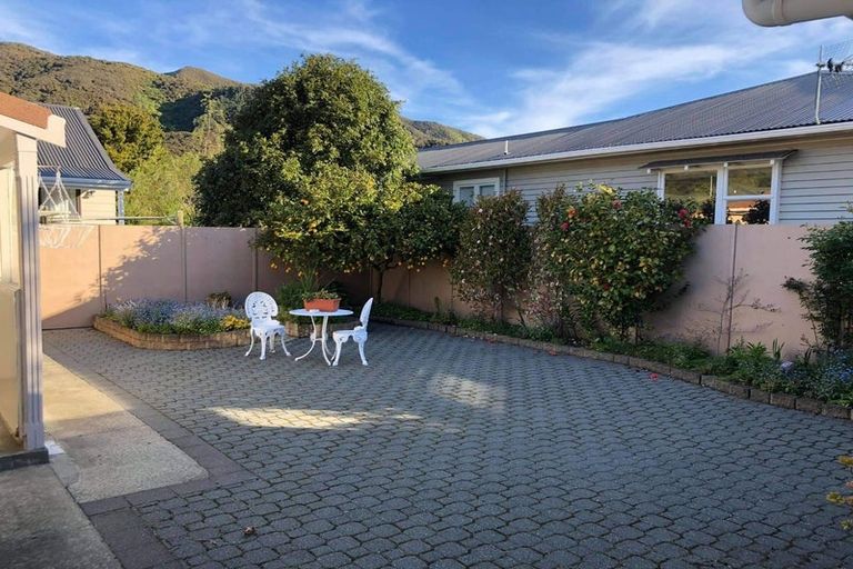 Photo of property in 36b Birdwood Road, Waterloo, Lower Hutt, 5011