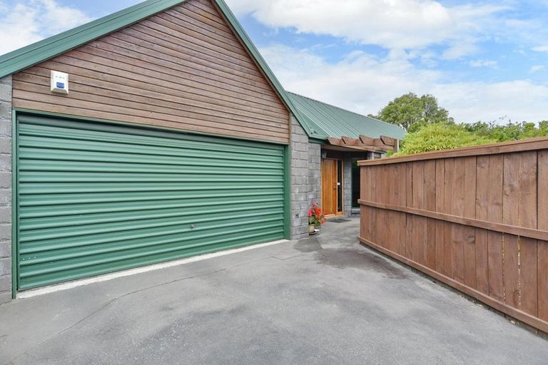 Photo of property in 5 Winters Road, Redwood, Christchurch, 8051