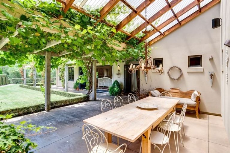 Photo of property in 99 Kent Terrace, Taradale, Napier, 4112