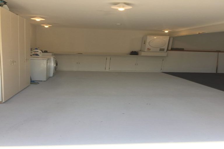 Photo of property in 57 Fairmount Road, Titirangi, Auckland, 0604