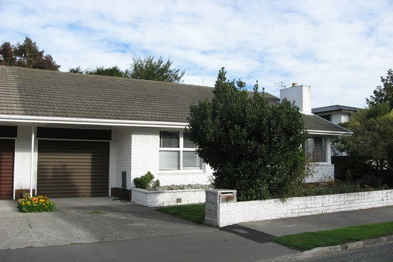 Photo of property in 4 Farnham Place, Ilam, Christchurch, 8041