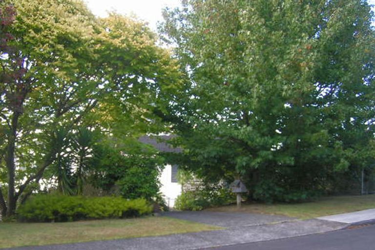 Photo of property in 21 Meadowvale Avenue, Forrest Hill, Auckland, 0620