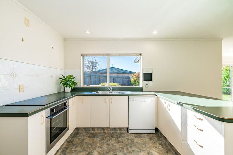 Photo of property in 42 Arawhata Road, Paraparaumu, 5032
